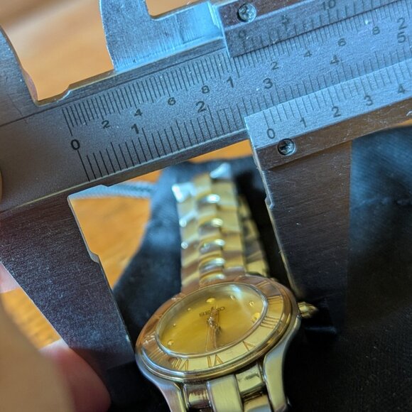 ✨SEIKO TWO-TONE DATE ADJUST STUNNING WATCH✨WATER RESISTANT✨JAPANESE MOVEMENT✨ - Picture 3 of 3